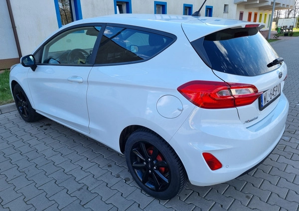 Ford Fiesta cena 36900 przebieg: 61500, rok produkcji 2018 z Brzostek małe 667